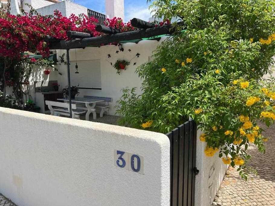 Green House By Fhr Estacionamento E Wifi Quarteira Zewnętrze zdjęcie